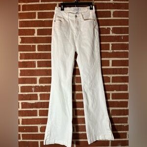 Judy Blue Slim Boot Cut White Jeans. Size 3/26